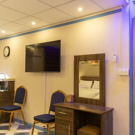 Hotel Styled Apartment In Heart Of Quatre Bornes Εξωτερικό φωτογραφία